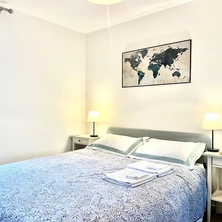 The Room King Size Bed And Private Bathroom Dublin Dış mekan fotoğraf