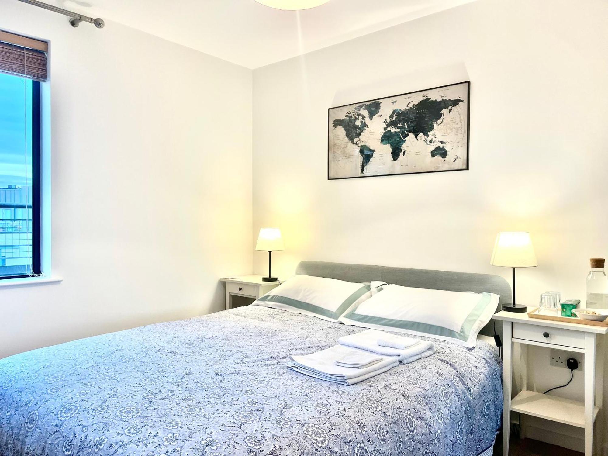 The Room King Size Bed And Private Bathroom Dublin Dış mekan fotoğraf